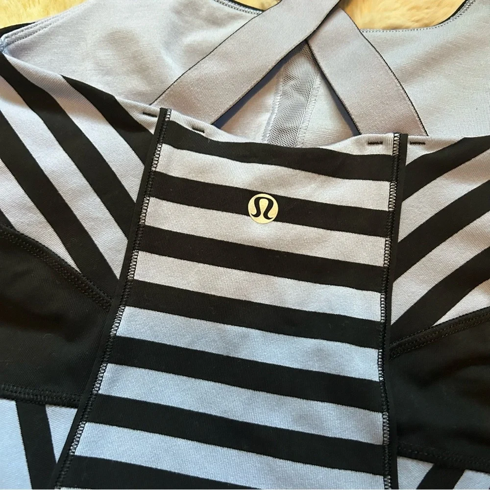 Sz 4 (fits 0 & 2) Lululemon Work It Out Lavender Black Striped Racerback Tank - Picture 3 of 7